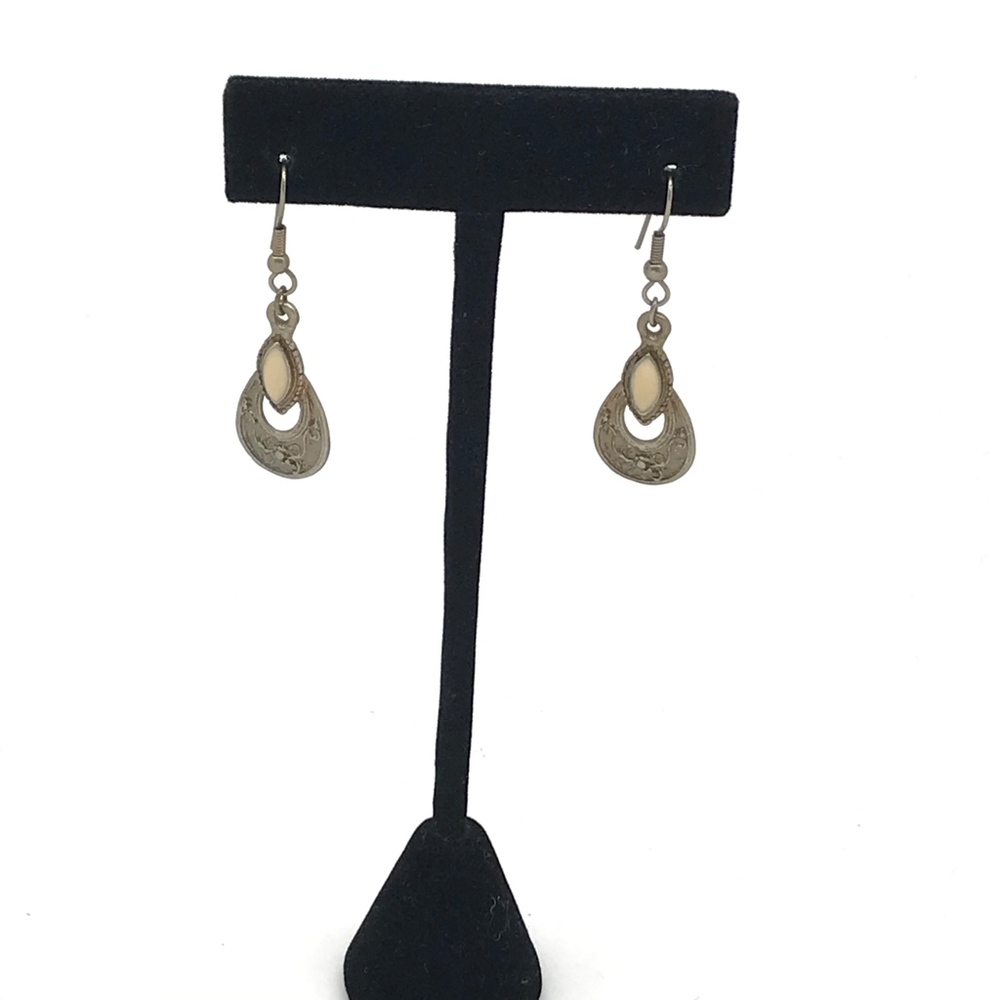 Costume Dangle Earrings NWOT - Picture 4 of 5